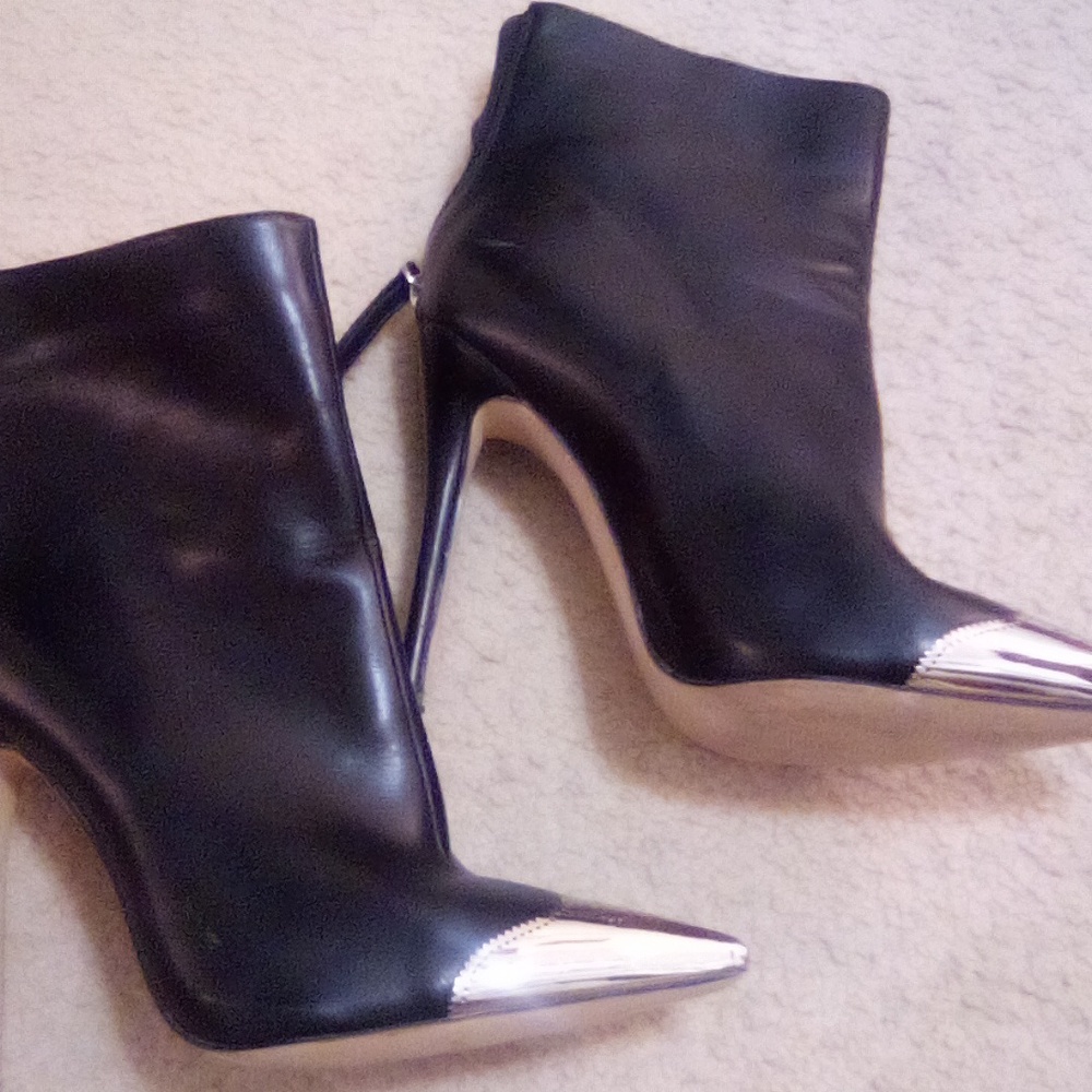 BOOTIES - Picture 4 of 4